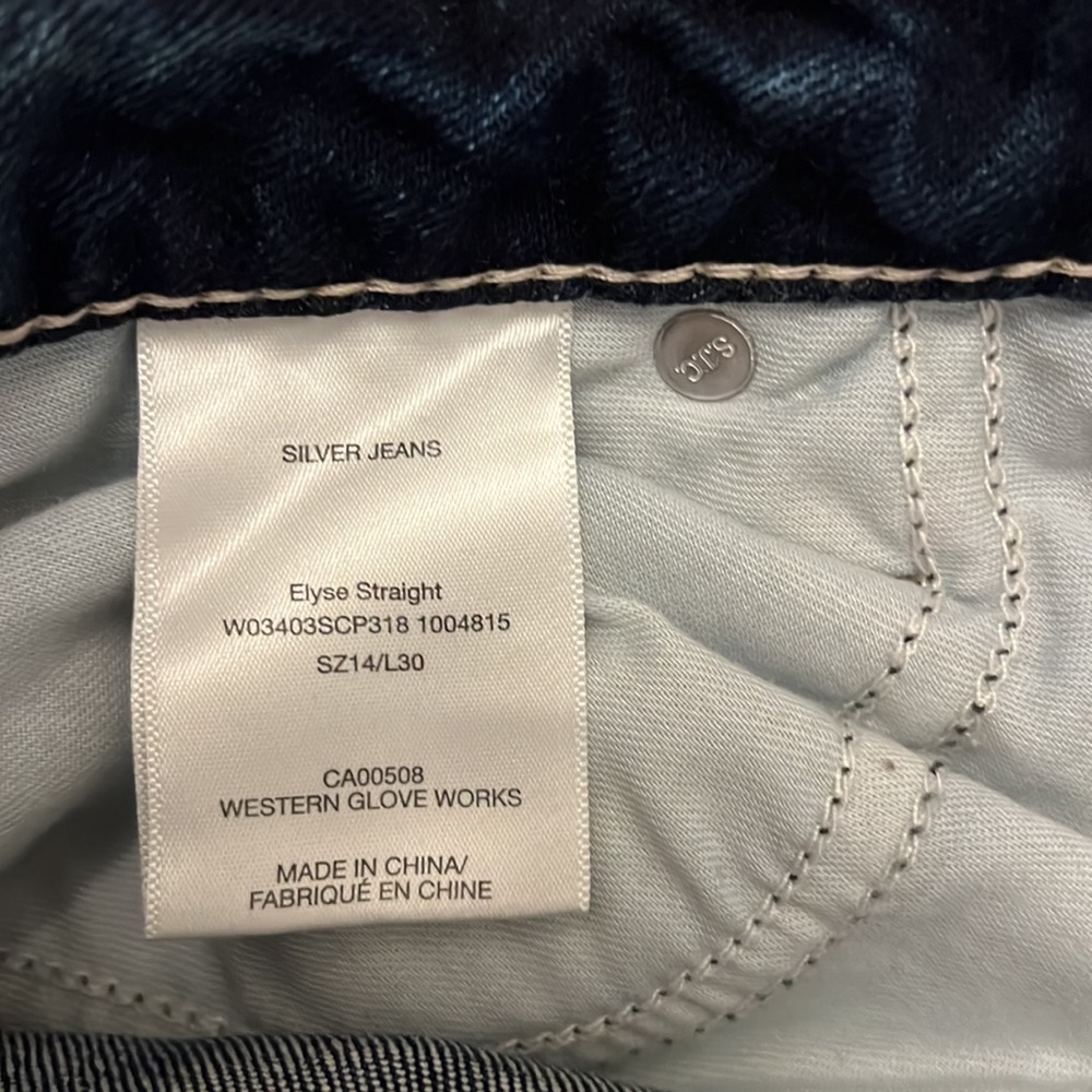 Silver Jeans Co
Women’s Elyse Straight Indigo Blue Jeans
Size 14, Length 30 👖 - Picture 9 of 11